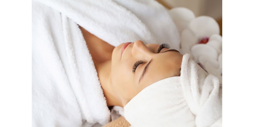 LED light therapy and high-frequency technologies: A must-have for your beauty salon