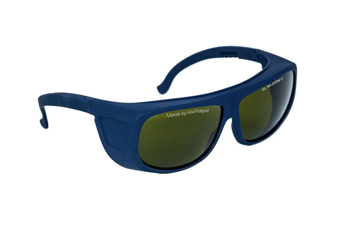 Protective glasses for cosmetologists for photoepilation