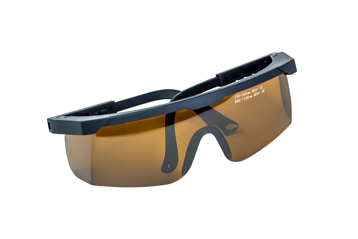 Protective glasses for cosmetologists for Nd:YAG laser TL-600/700