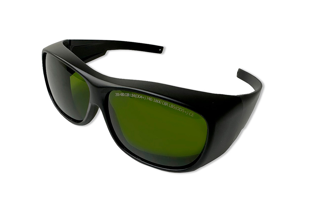 Protective glasses for a diode laser